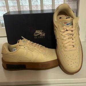 WOMEN 8 NIKE AIR FORCE 1